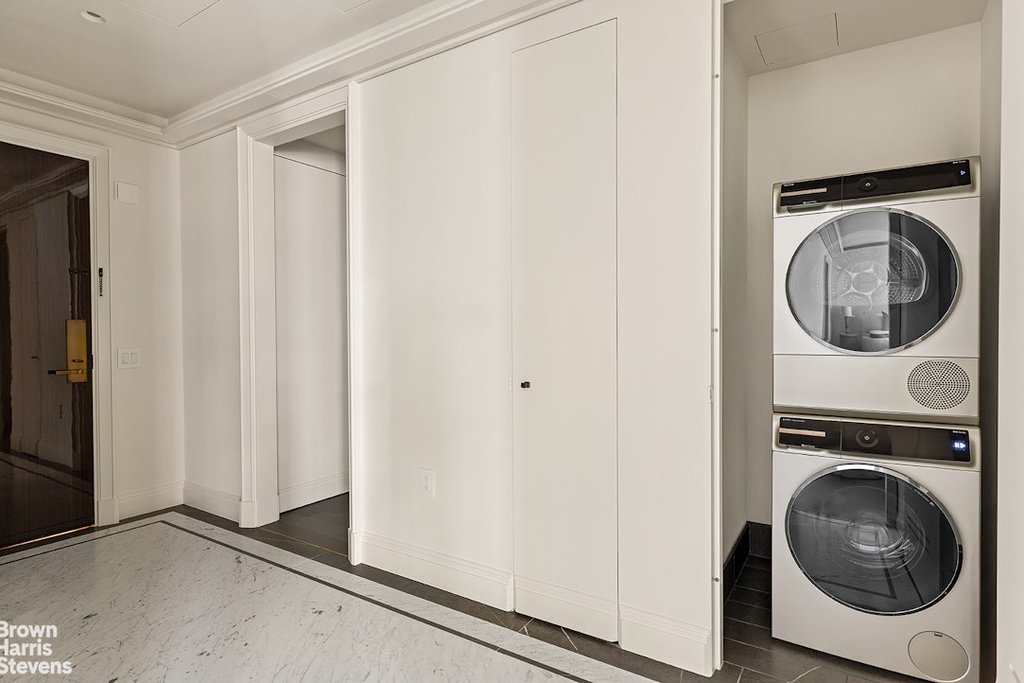 303 Park Avenue, Unit 2225 photo 8