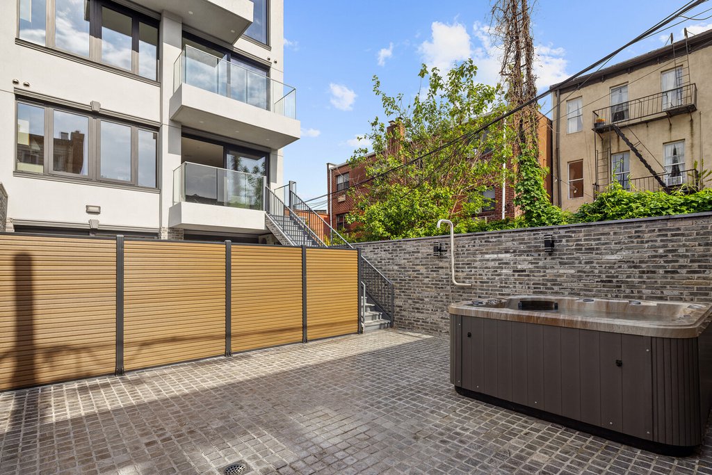 173 Kingsland Avenue, Unit 2 photo 8