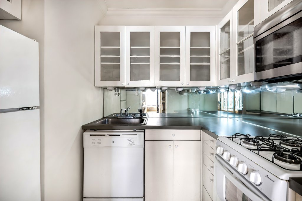 48 Gramercy Park North, Unit 4B photo 4