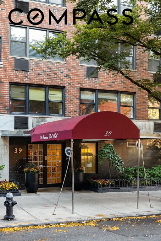 39 Gramercy Park North, Unit 9A photo 9