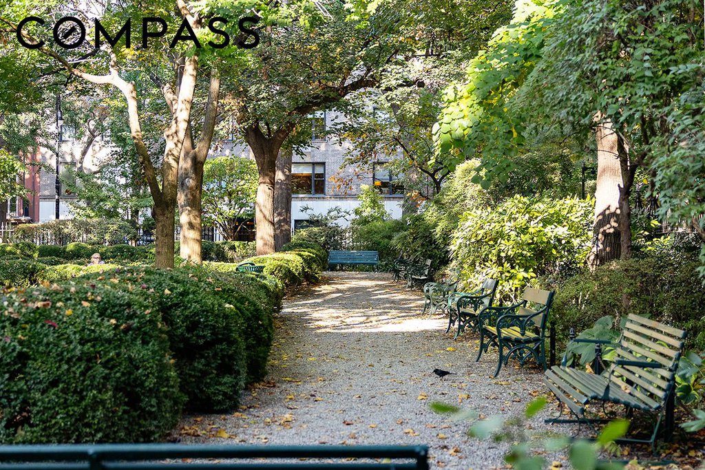 39 Gramercy Park North, Unit 9A photo 11