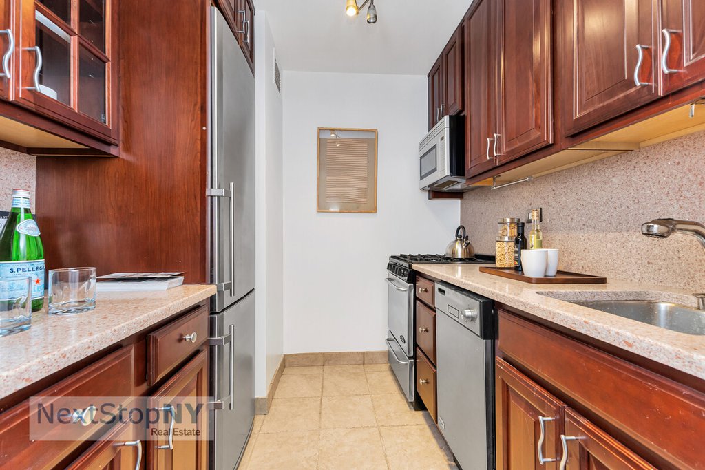 245 East 54th Street, Unit 20A photo 5
