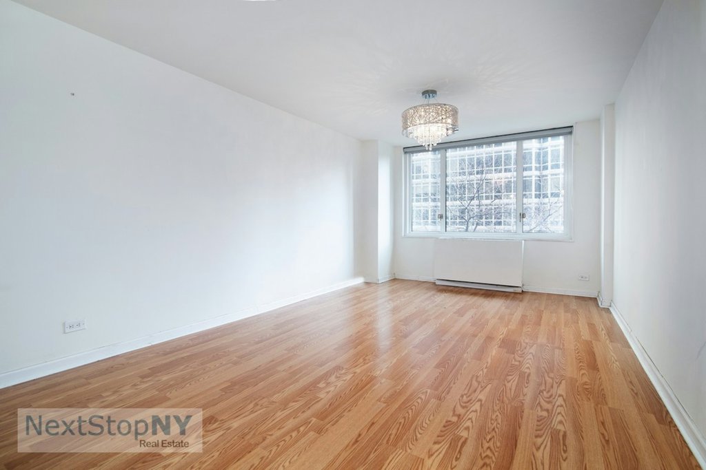 245 East 54th Street, Unit 3H
