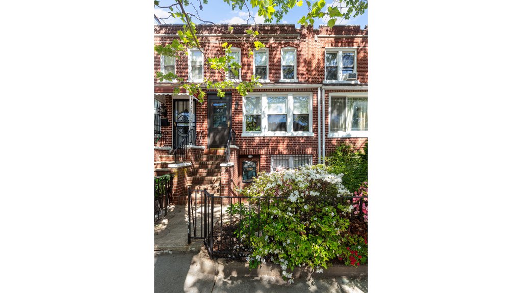 401 East 35th Street