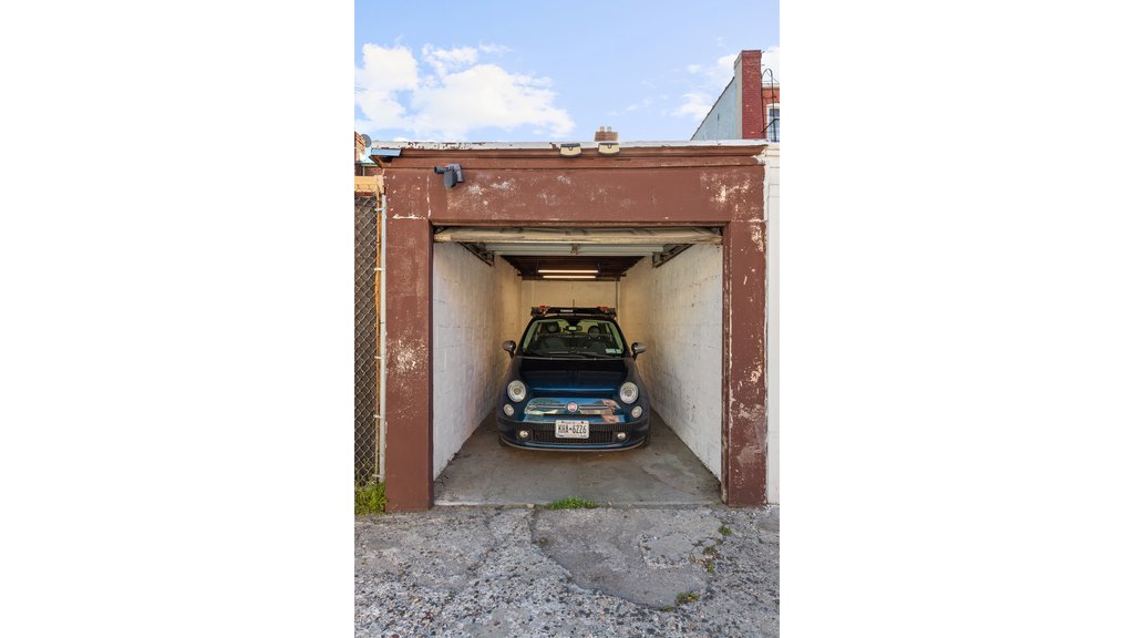 401 East 35th Street – For Sale photo 18