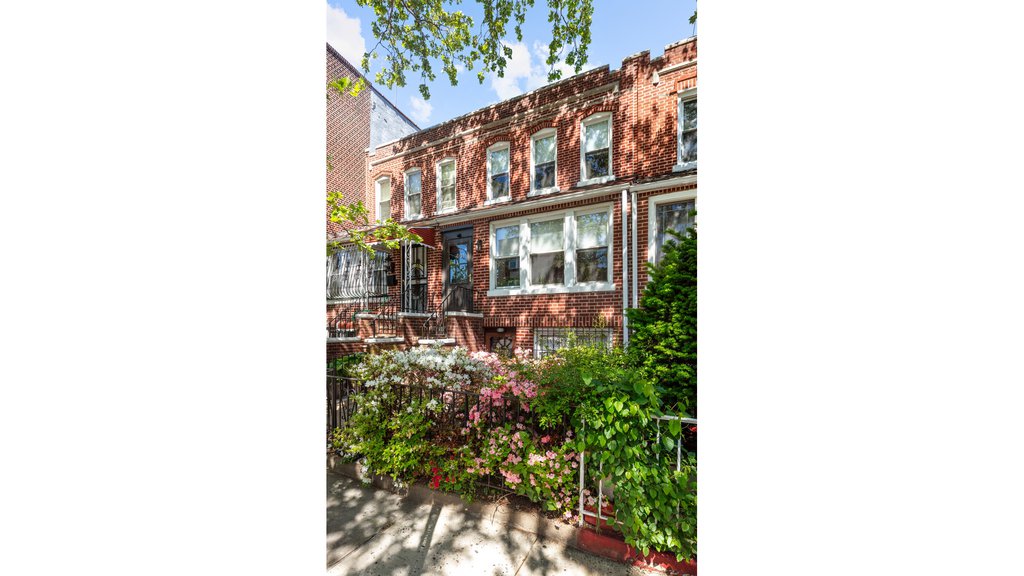 401 East 35th Street – For Sale photo 23
