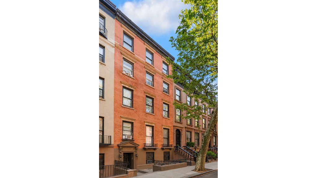 279 Henry Street