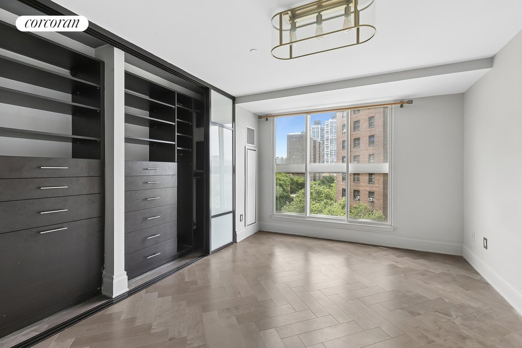 1400 Fifth Avenue, Unit 8E photo 3