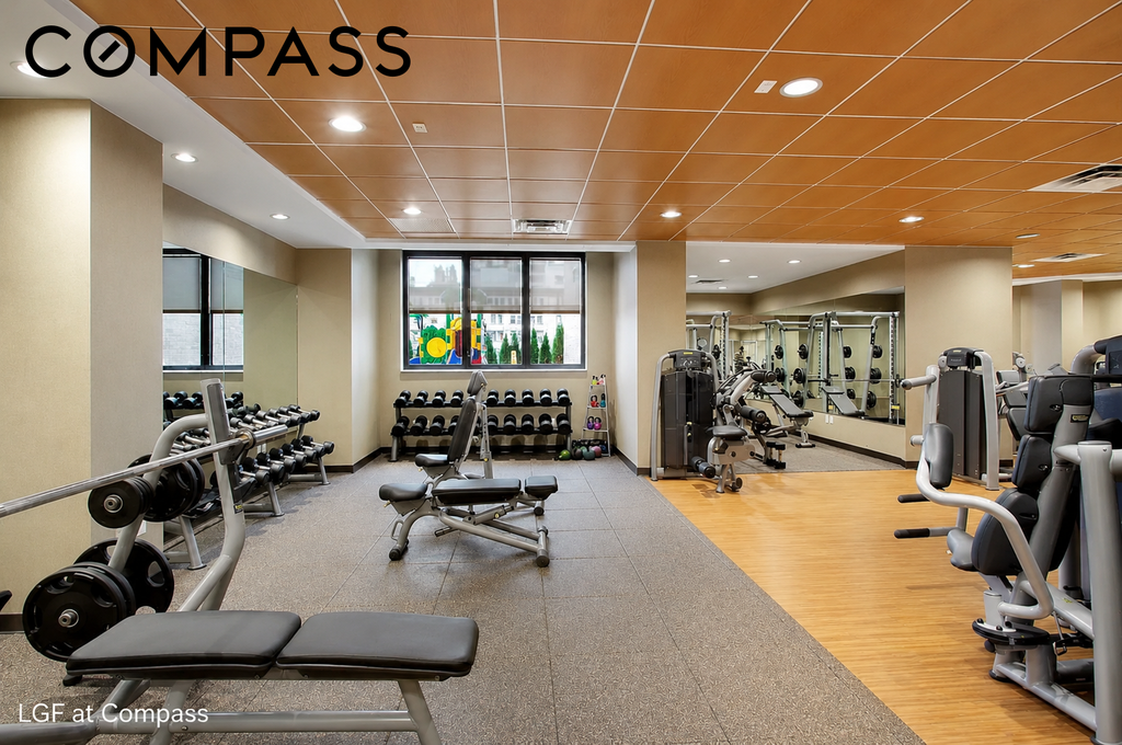 330 East 38th Street, Unit 26E photo 11