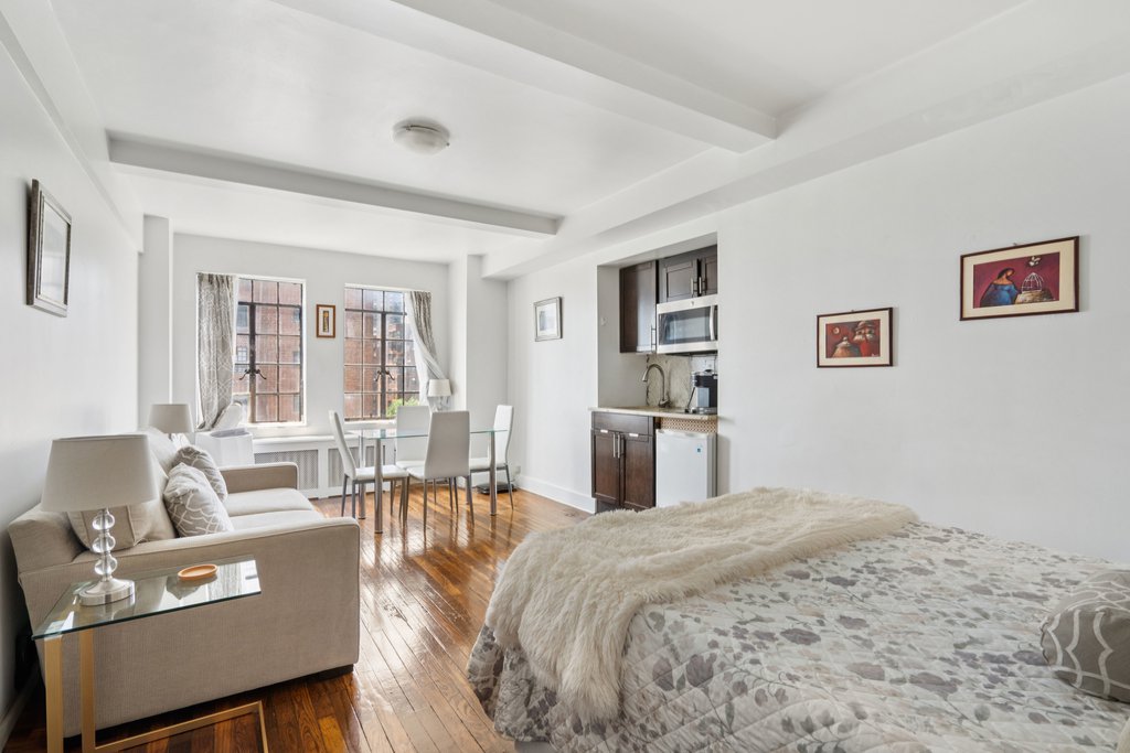 45 Tudor City Place, Unit 1019 photo 2