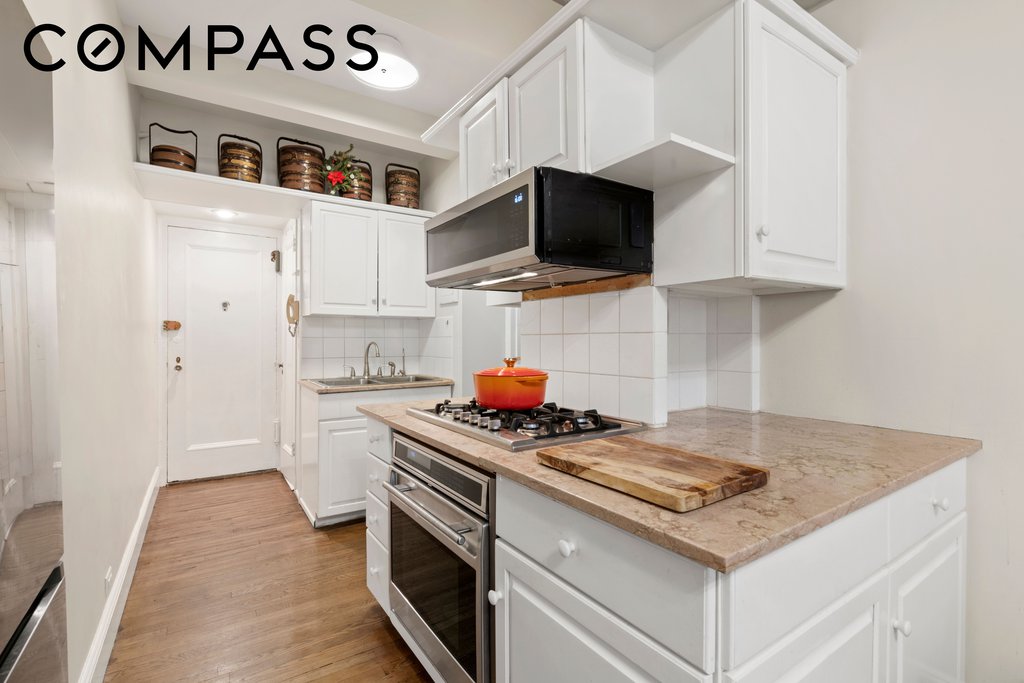 33 Riverside Drive, Unit 2FA photo 3