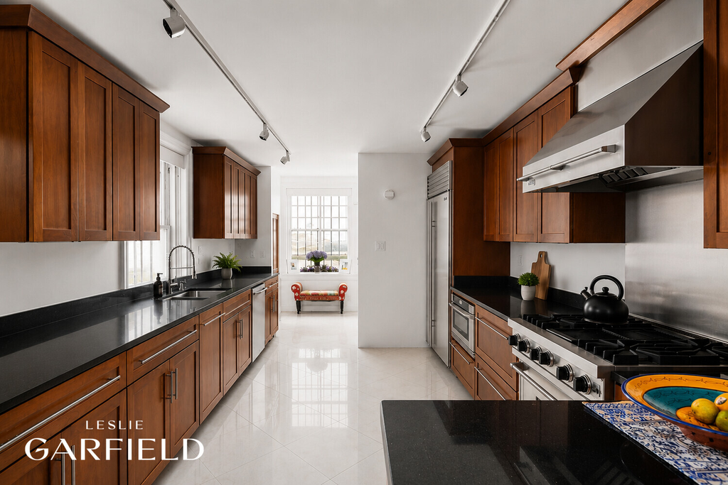 38 East 70th Street – For Sale photo 8