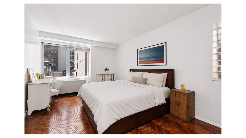 216 East 47th Street, Unit 6B photo 4