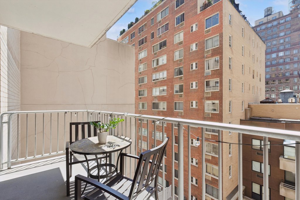 216 East 47th Street, Unit 6B photo 6