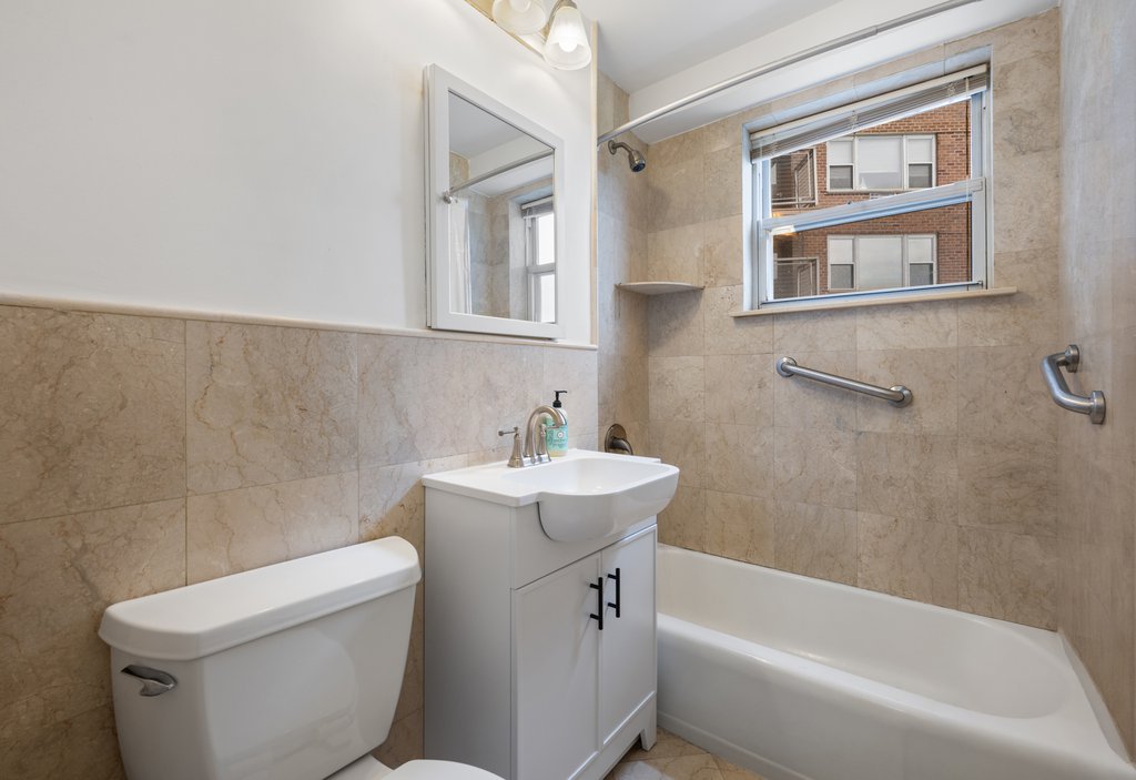 5900 Arlington Avenue, Unit 15G photo 6