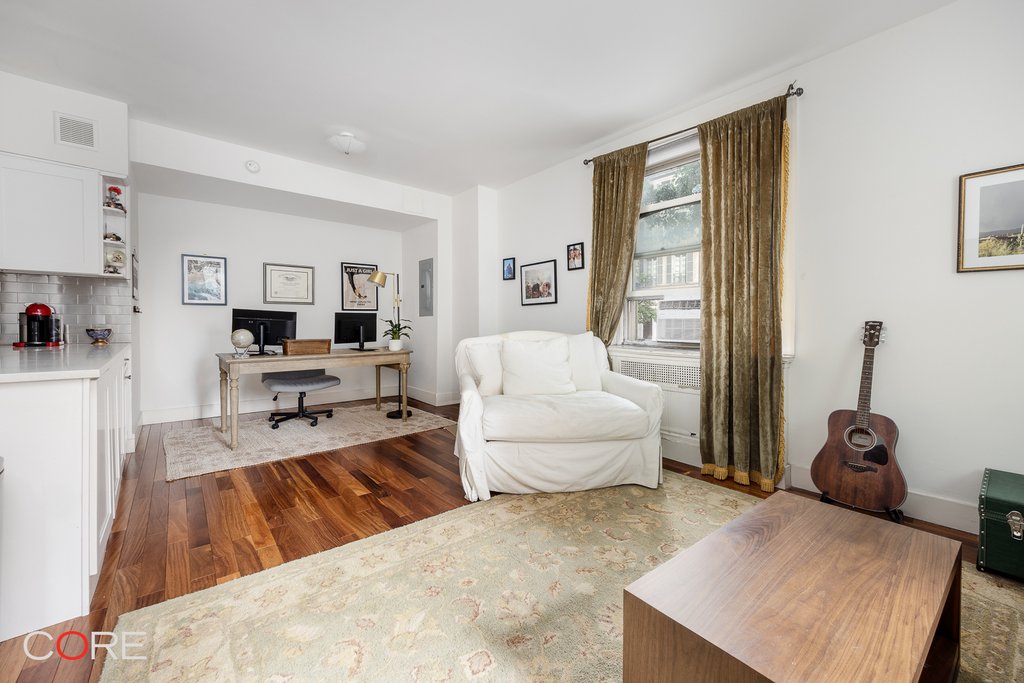 4 Sutton Place, Unit 1A photo 2