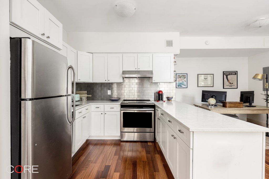 4 Sutton Place, Unit 1A photo 3