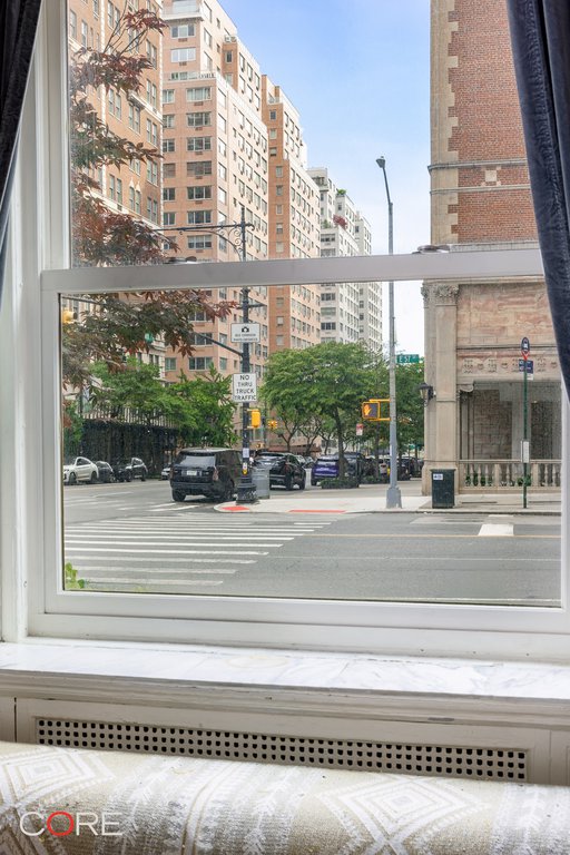 4 Sutton Place, Unit 1A photo 4