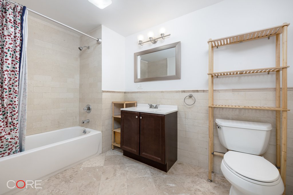 4 Sutton Place, Unit 1A photo 6