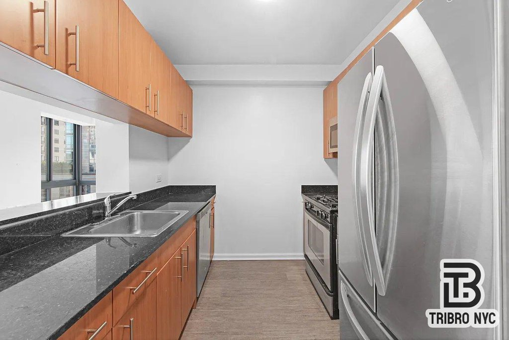 348 East 92nd Street, Unit 17 photo 8