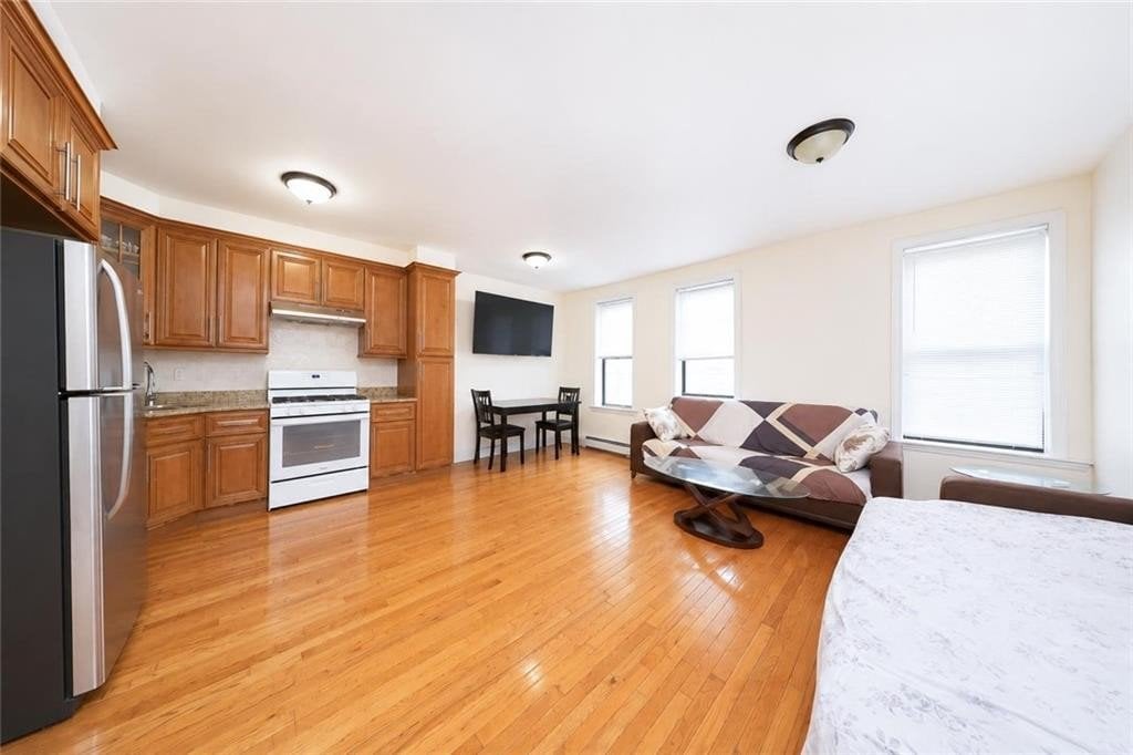 10 Bay Ridge Avenue – For Sale photo 16