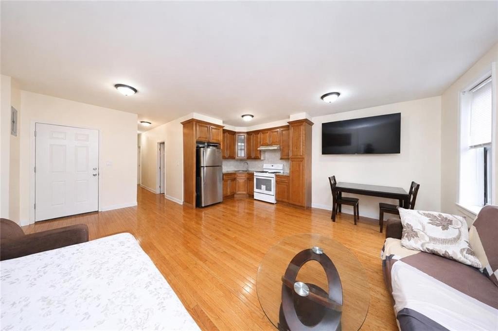 10 Bay Ridge Avenue – For Sale photo 17