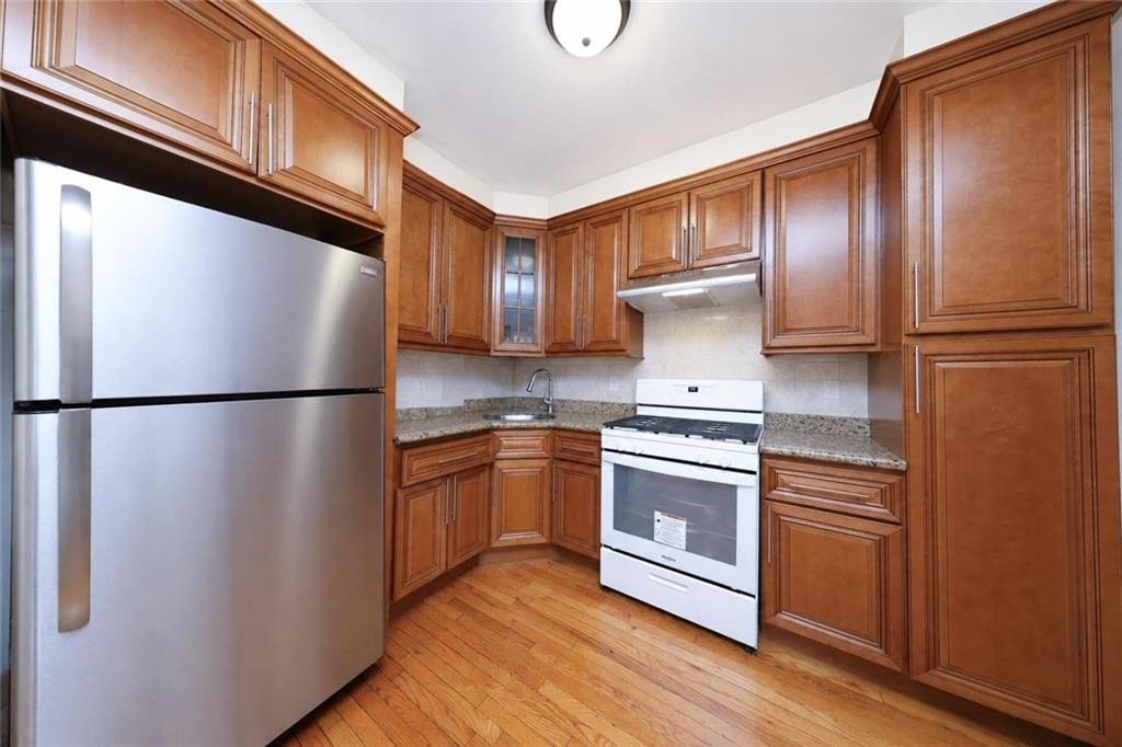 10 Bay Ridge Avenue – For Sale photo 18