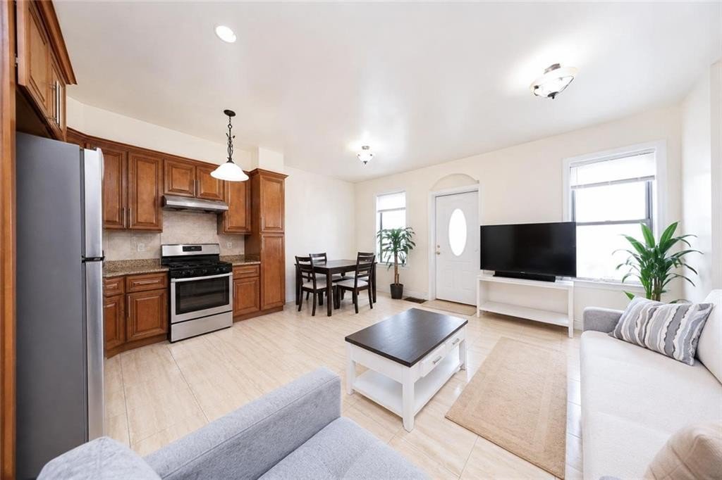 10 Bay Ridge Avenue – For Sale photo 24