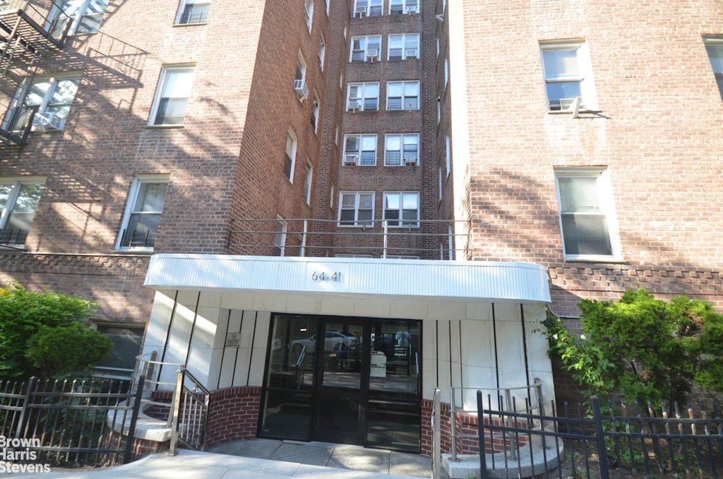64-41 Saunders Street, Unit 604