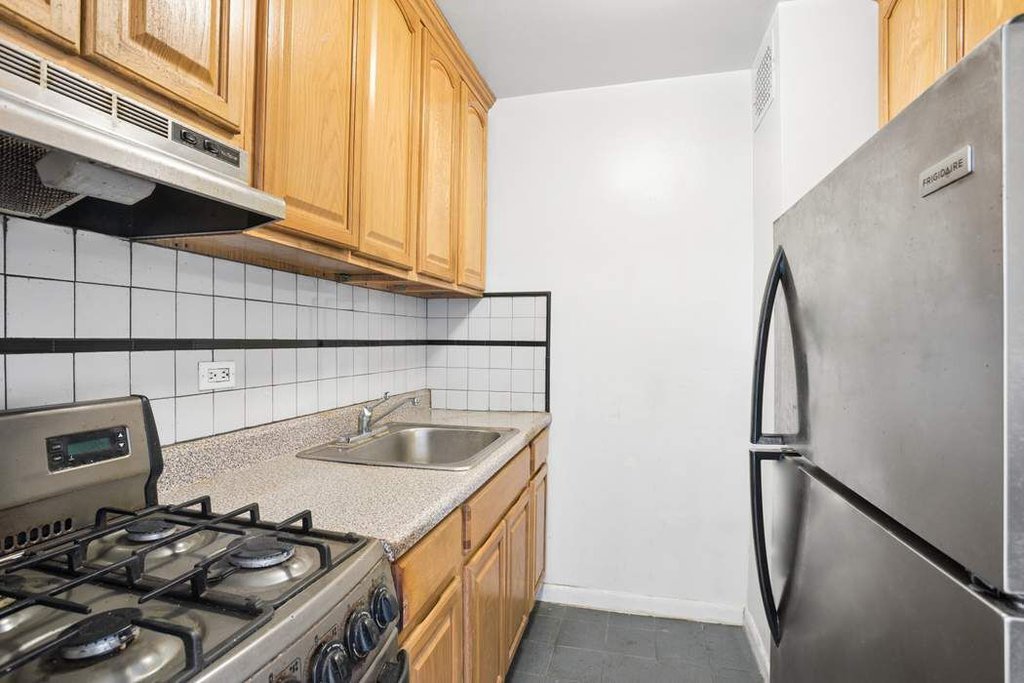 333 East 14th Street, Unit 11H photo 2