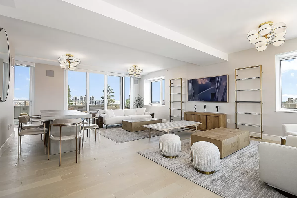 1399 Park Avenue, Unit 21B