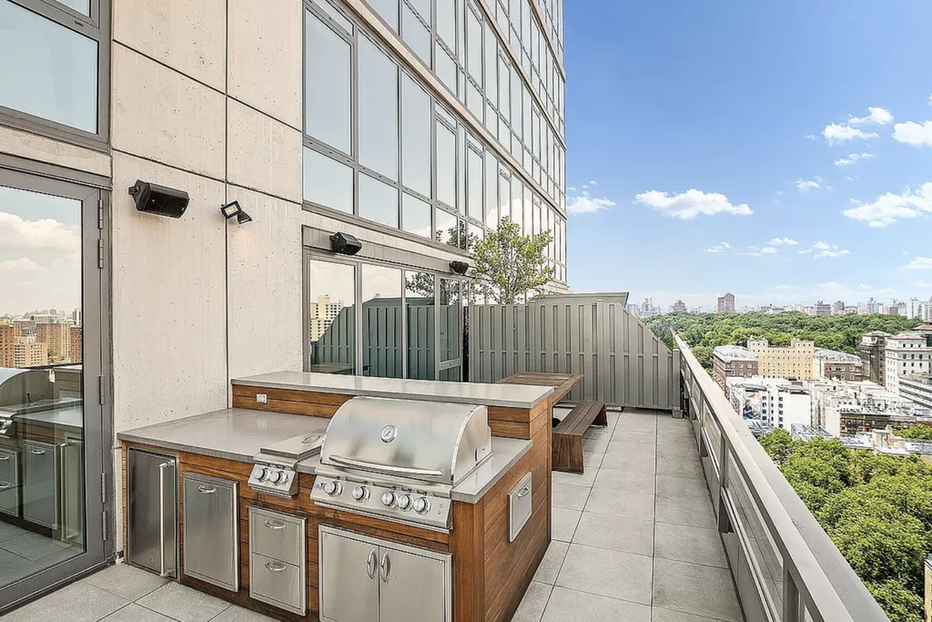 1399 Park Avenue, Unit 21B photo 3