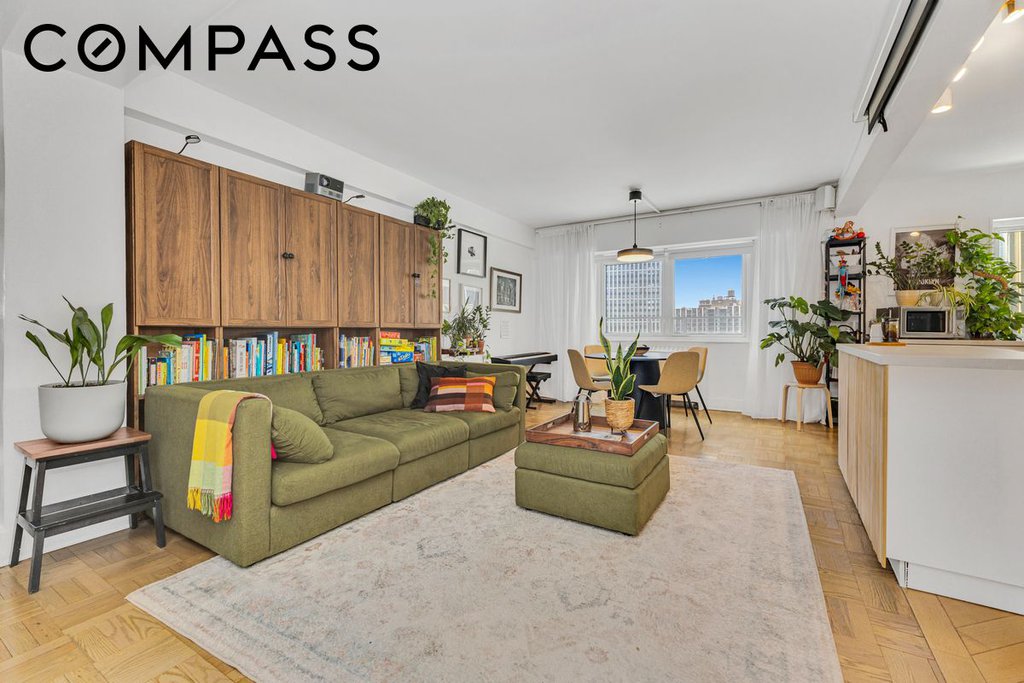 235 Adams Street, Unit 11DE