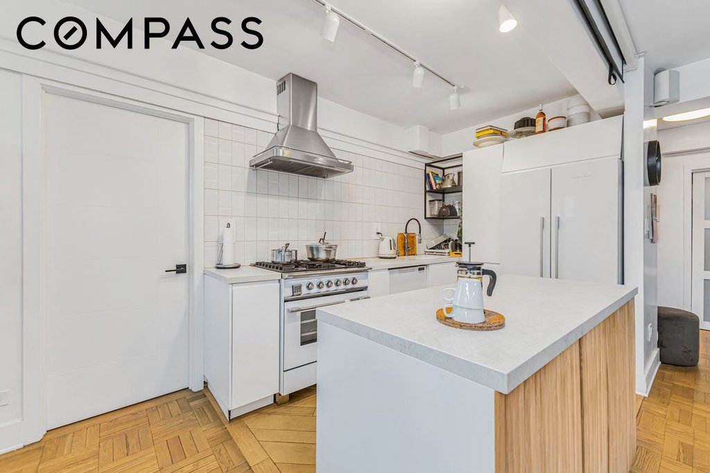 235 Adams Street, Unit 11DE photo 3