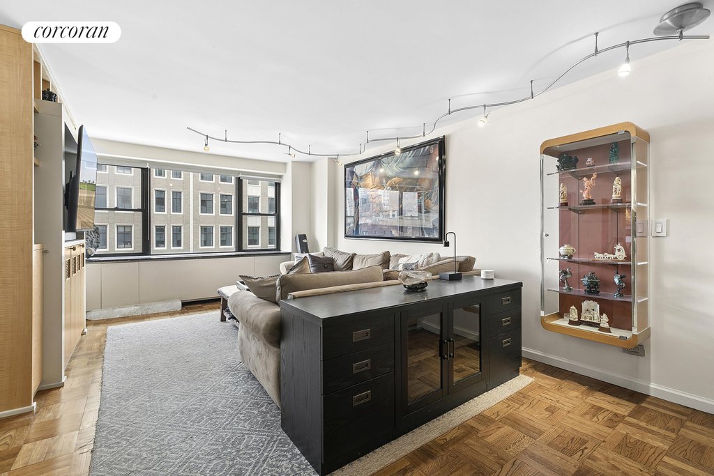 196 East 75th Street, Unit 7C