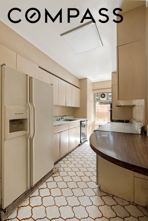 200 East 57th Street, Unit 3F photo 3