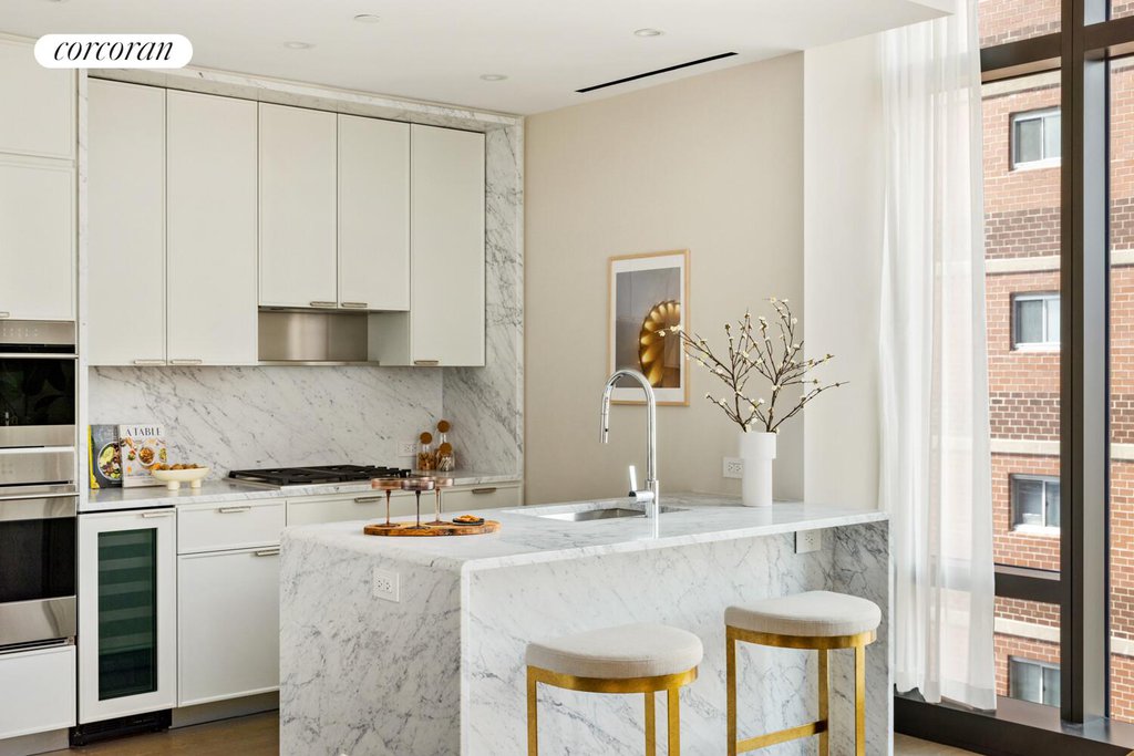 430 East 58th Street, Unit 27B photo 3