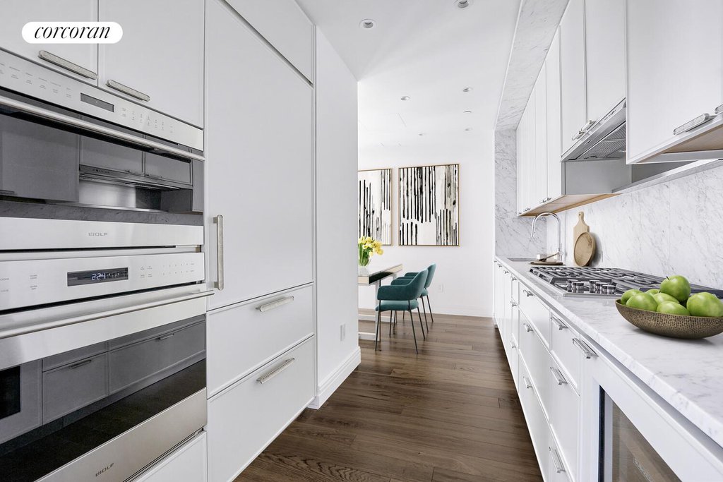 430 East 58th Street, Unit 17B photo 2