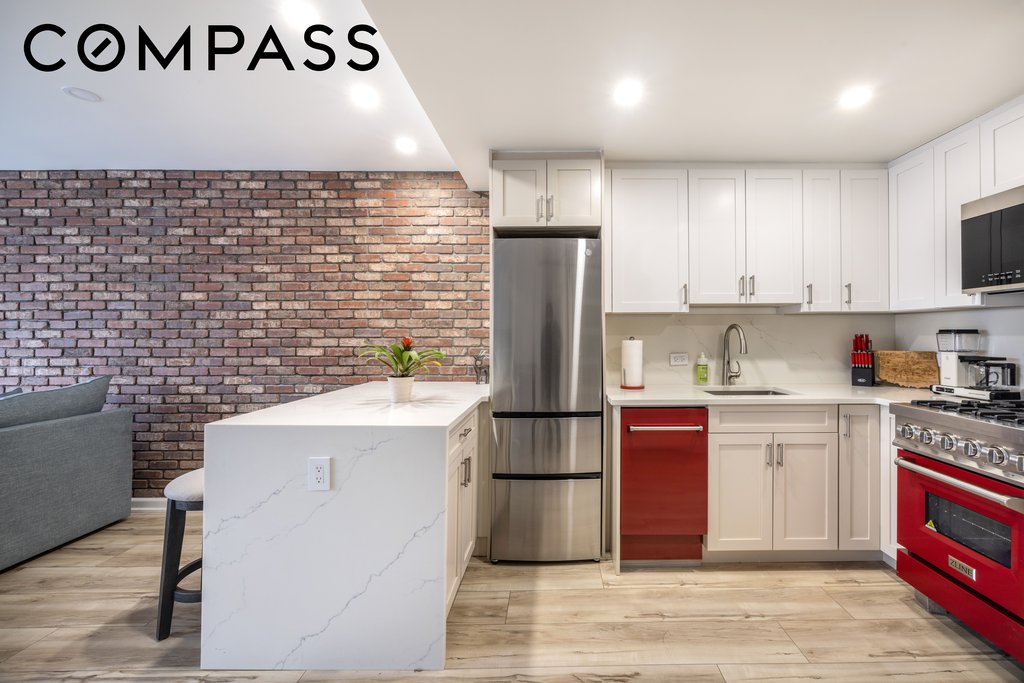 235 East 57th Street, Unit 17A photo 2