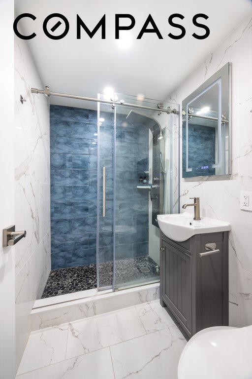 235 East 57th Street, Unit 17A photo 4