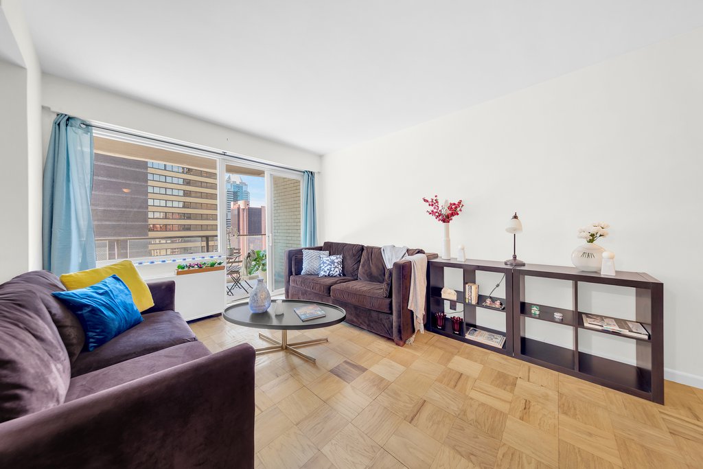 159 West 53rd Street, Unit 37C photo 2