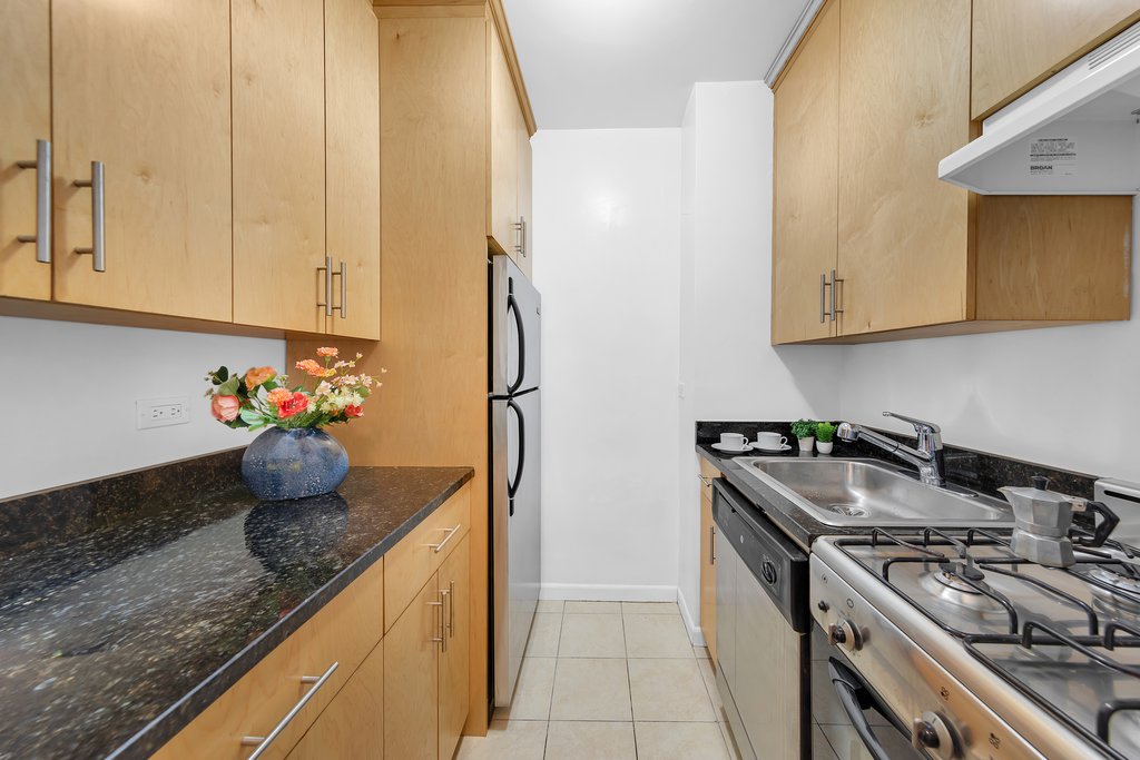 159 West 53rd Street, Unit 37C photo 8