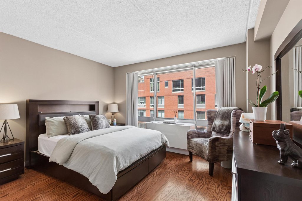 555 West 23rd Street, Unit S12R photo 4