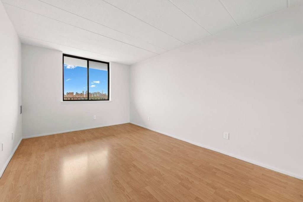 23-22 30th Road, Unit 10H photo 5