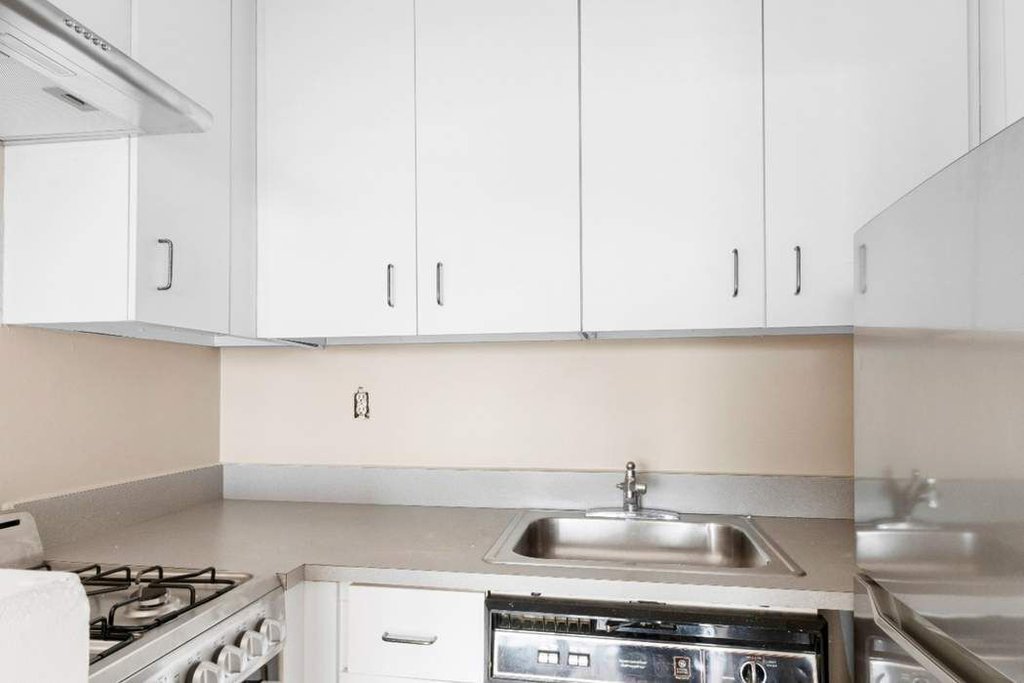 23-22 30th Road, Unit 10H photo 6