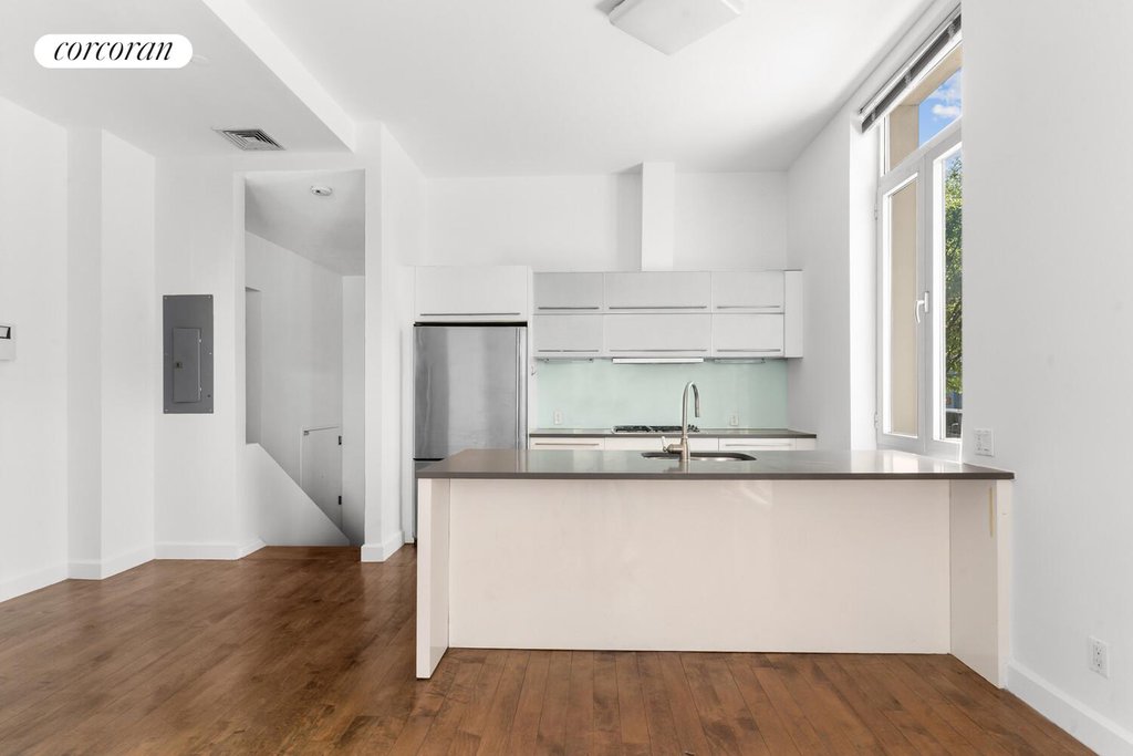 134 Powers Street, Unit 1B photo 3