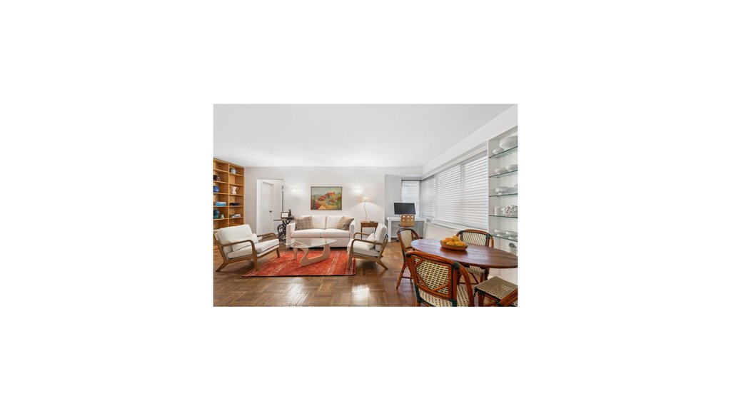 136 East 56th Street, Unit 4B photo 2