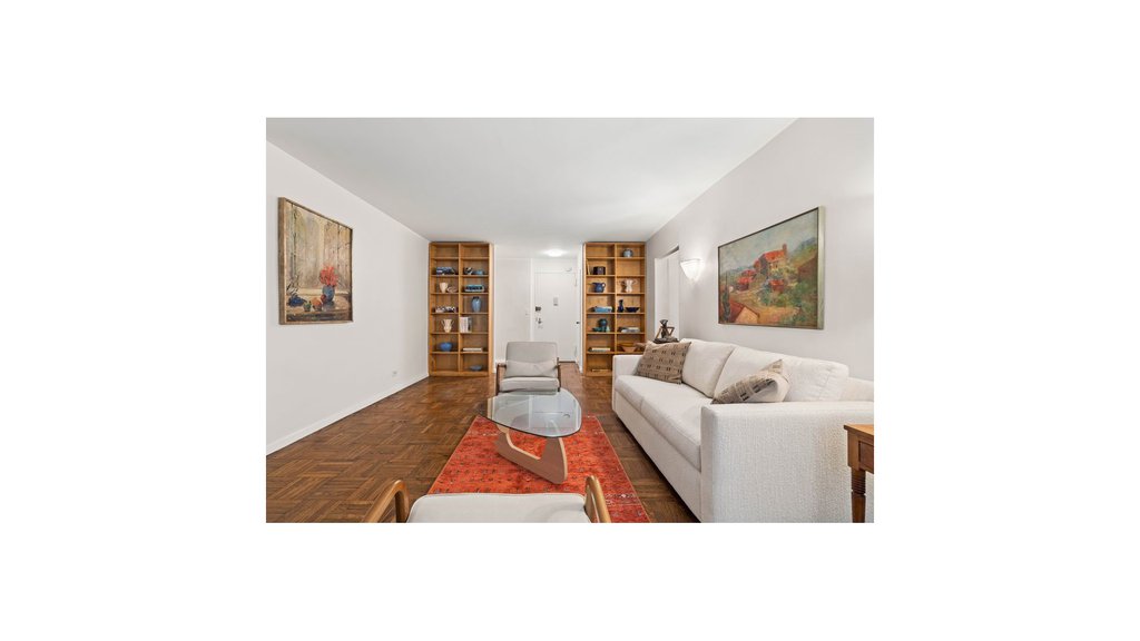 136 East 56th Street, Unit 4B photo 3