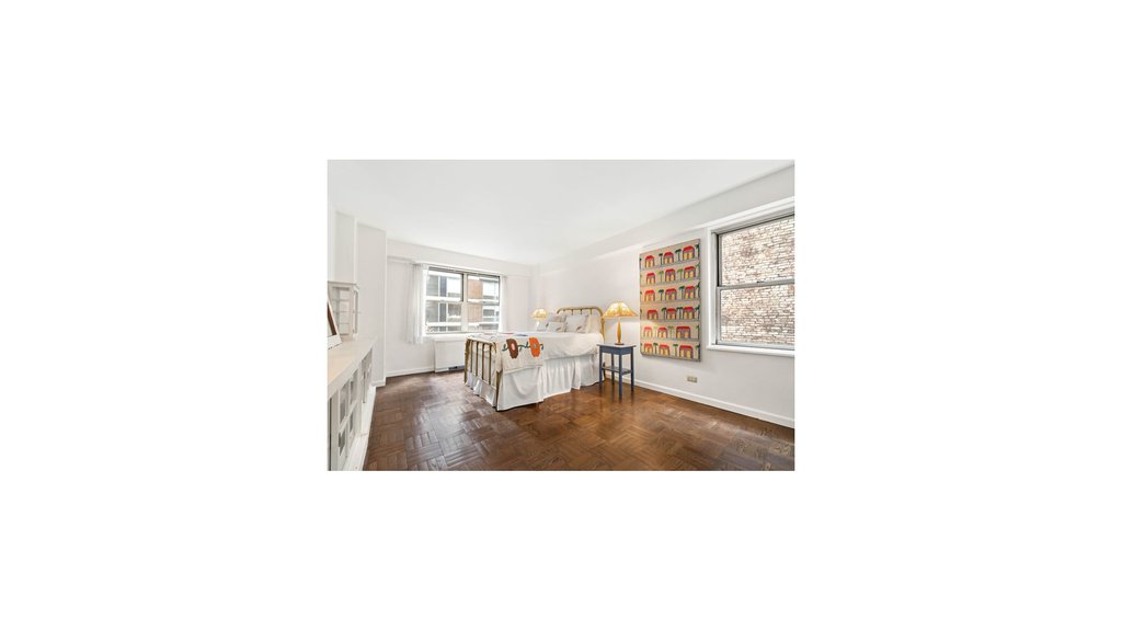 136 East 56th Street, Unit 4B photo 4