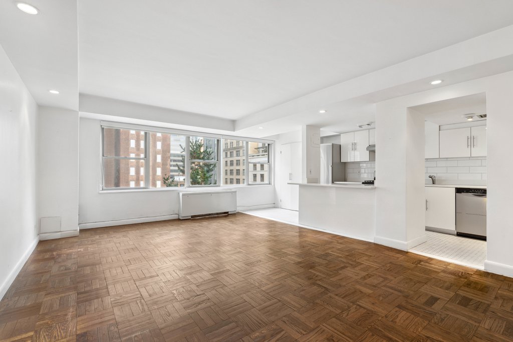 136 East 56th Street, Unit 12C photo 3